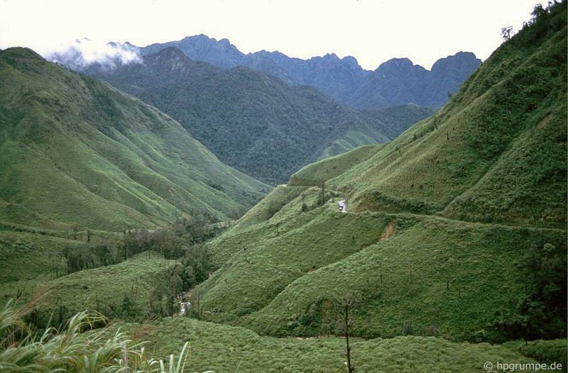 Lang ngam khung canh ky vi o Tay Bac nam 1992-Hinh-15