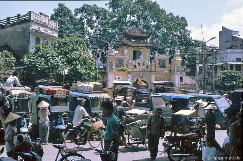 Hinh doc ve giao thong o Ha Noi dau thap nien 1990-Hinh-2