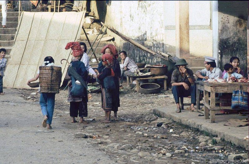 Bat ngo ve dep nguyen so cua cho Sa Pa nam 1992-Hinh-9