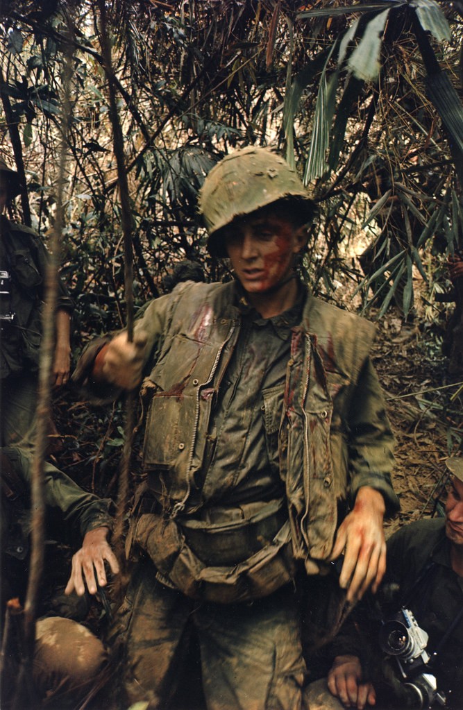 Loat hinh cuc am anh ve chien tranh Viet Nam cua nhiep anh gia Larry Burrows-Hinh-6