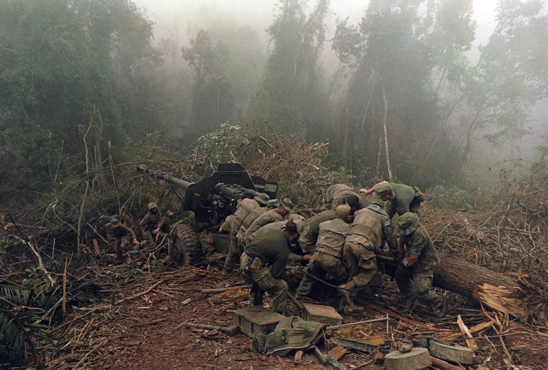 Loat hinh cuc am anh ve chien tranh Viet Nam cua nhiep anh gia Larry Burrows-Hinh-7