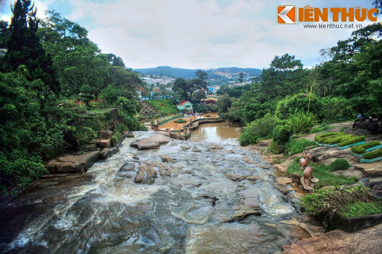 Thang canh canh noi xay ra “tham hoa” rac thai Da Lat-Hinh-6