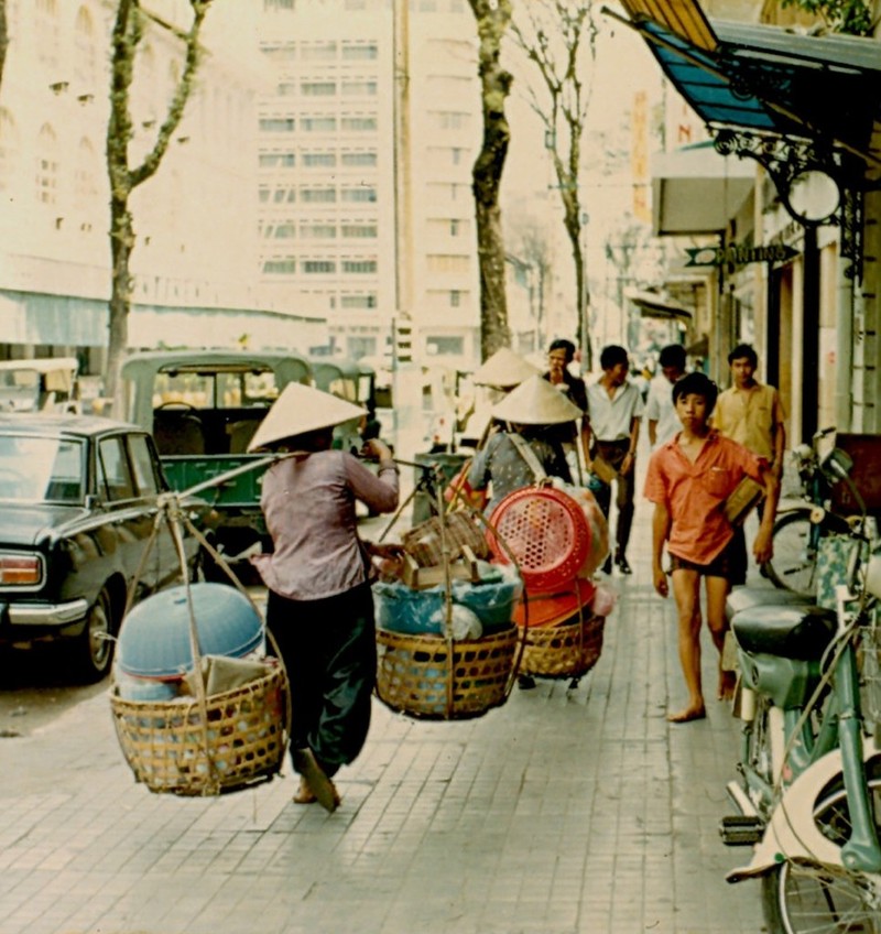 Goc anh cuc la ve cuoc song Sai Gon nam 1970-Hinh-4