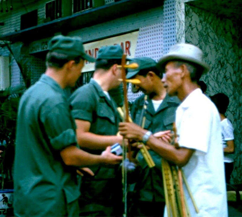 Goc anh cuc la ve cuoc song Sai Gon nam 1970-Hinh-8