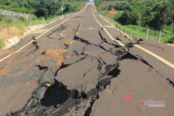 Gia Lai: Duong tranh 250 ty dong sut lun, nut toac