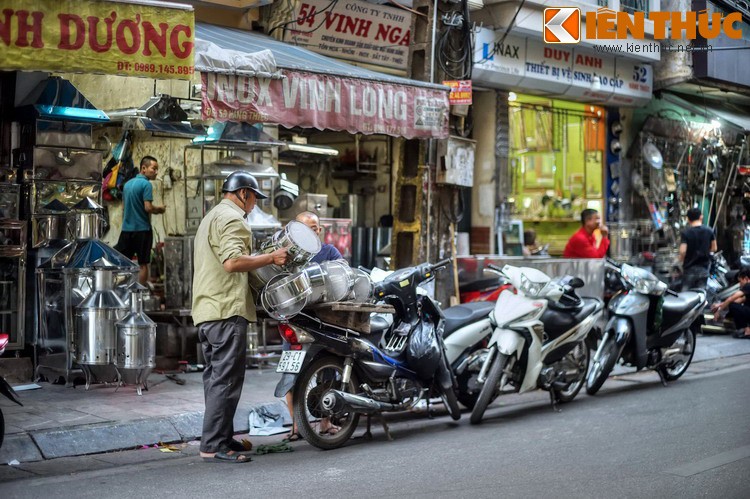 Dieu kho tin ve “lang nghe” co 1-0-2 giua pho co Ha Noi