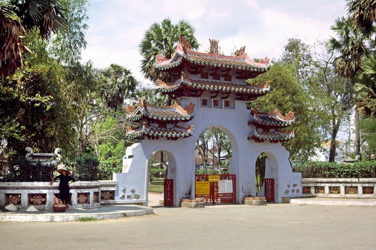 Anh cuc doc: Doi song tam linh huyen bi o Sai Gon 1965