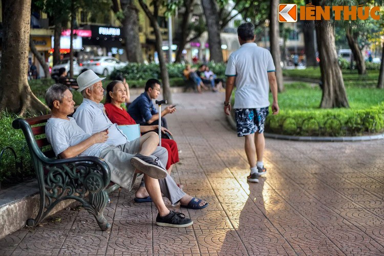 He lo ve con pho nhiep anh noi tieng Ha Noi xua-Hinh-13