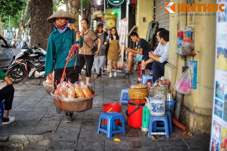 He lo ve con pho nhiep anh noi tieng Ha Noi xua-Hinh-4