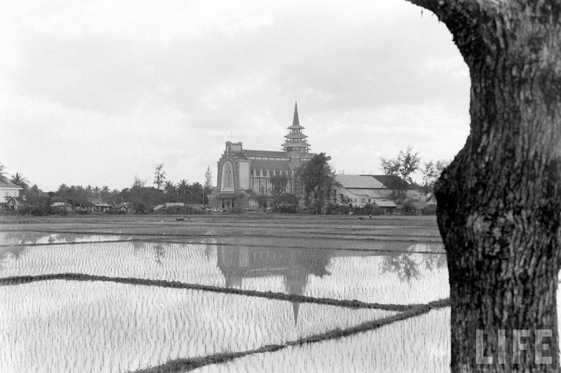 Anh de doi ve cac cong trinh noi tieng o Hue nam 1961-Hinh-3