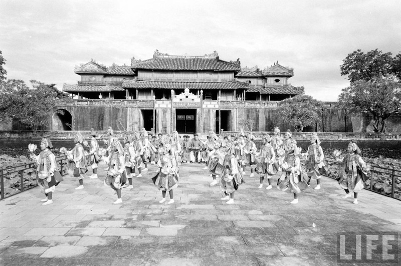 Anh de doi ve cac cong trinh noi tieng o Hue nam 1961-Hinh-8