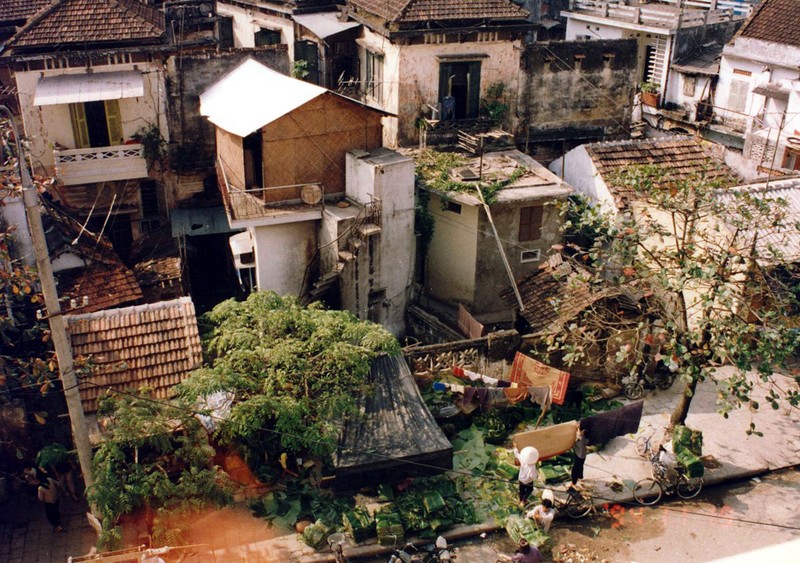 Anh cuc doc chua mot lan tiet lo ve Ha Noi nam 1994-Hinh-12