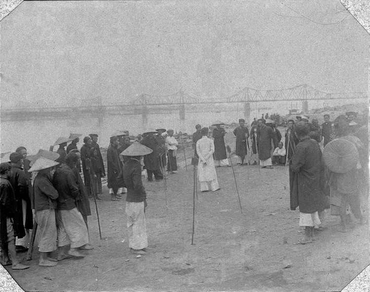 Loat anh cuc quy chua mot lan tiet lo ve Ha Noi nam 1905-Hinh-17