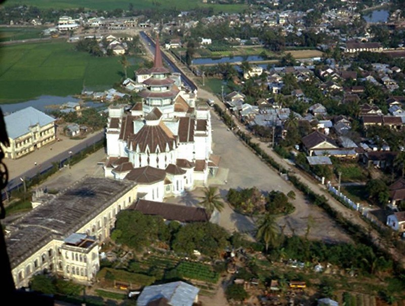 Loat anh lich su ve nha tho noi tieng nhat xu Hue-Hinh-4