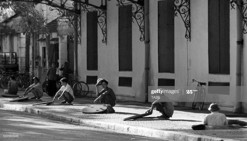 Anh de doi ve Ha Noi trong dan bom nam 1967