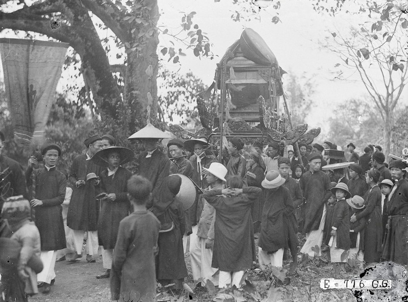 Tan muc le hoi den Dong Nhan Ha Noi ton vinh Hai Ba Trung nam 1920-Hinh-17