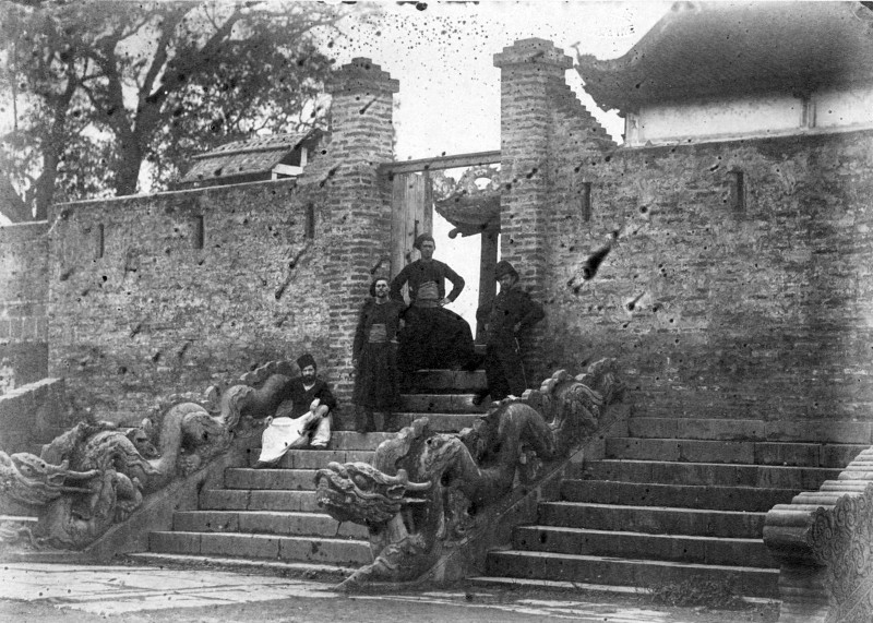 Bo anh cuc quy ve Ha Noi nam 1885-Hinh-4
