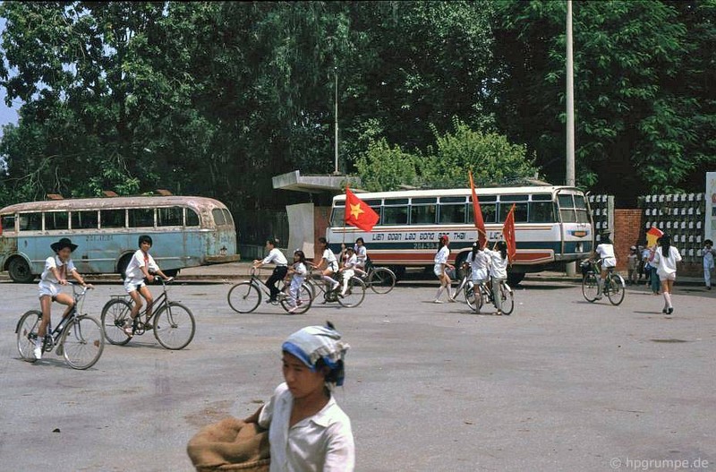 Ngam lai cong vien Thong Nhat o Ha Noi nam 1991