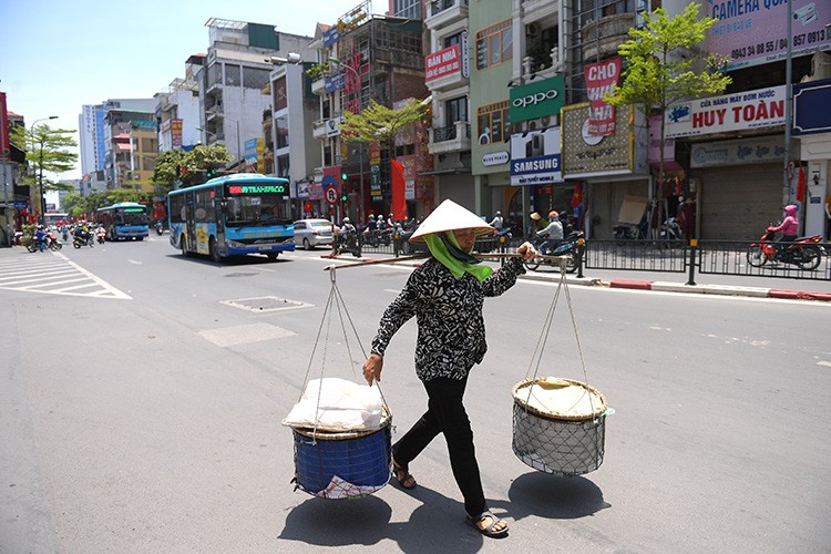 Thoi tiet ngay 7/7: Bac Bo va Trung Bo nang nong, chi so tia UV gay hai cao