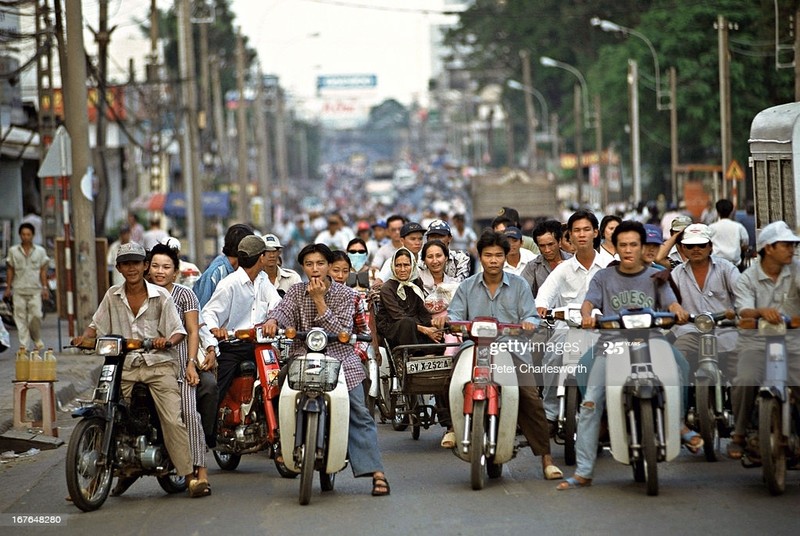 Loat anh day hoai niem ve Sai Gon nam 1995-Hinh-2