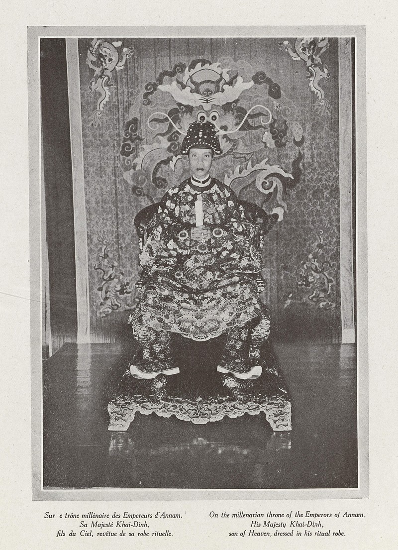 Anh de doi ve vua Khai Dinh trong cuon sach co cua Phap-Hinh-3