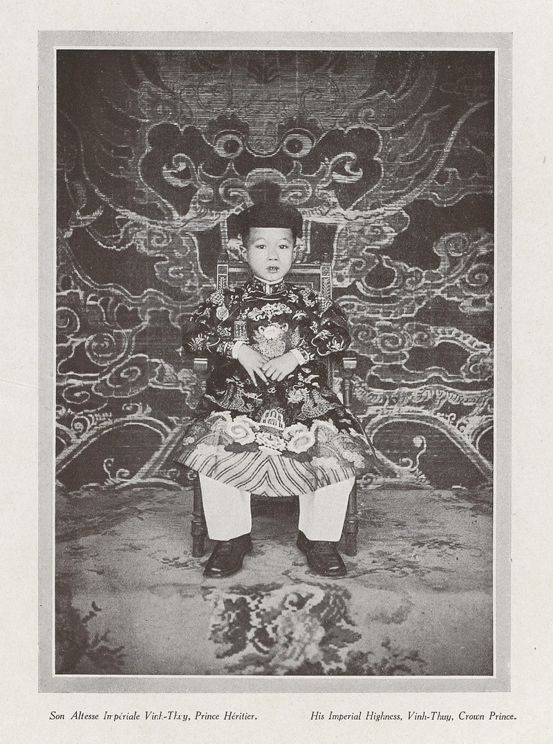 Anh de doi ve vua Khai Dinh trong cuon sach co cua Phap-Hinh-9