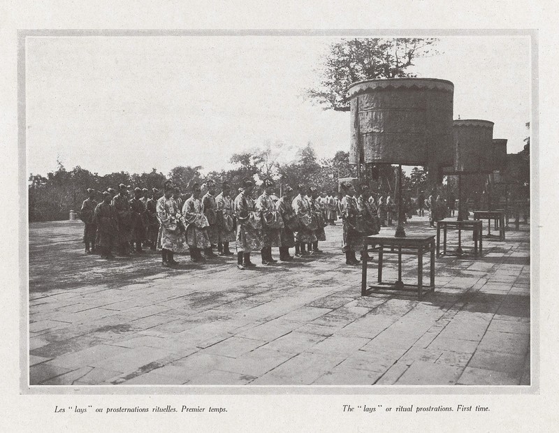 Choang ngop le nghi hoanh trang o Hoang thanh Hue nam 1919