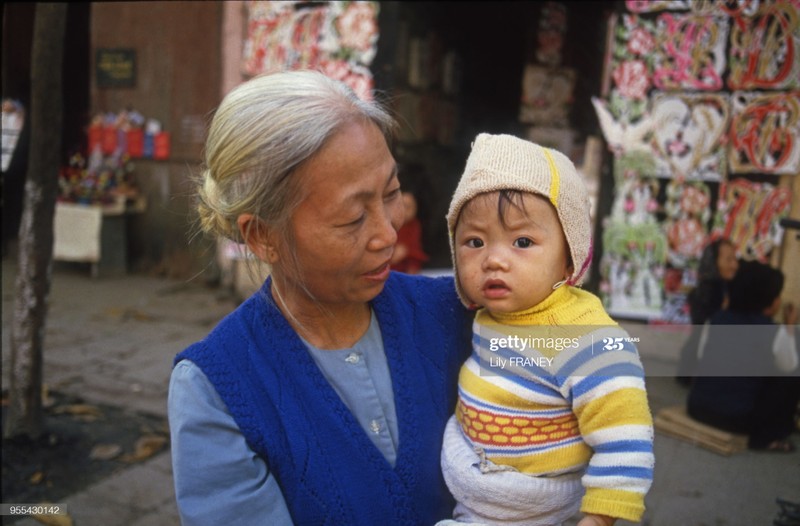 Ky uc ua ve qua bo anh tre em Ha Noi nam 1987-Hinh-6