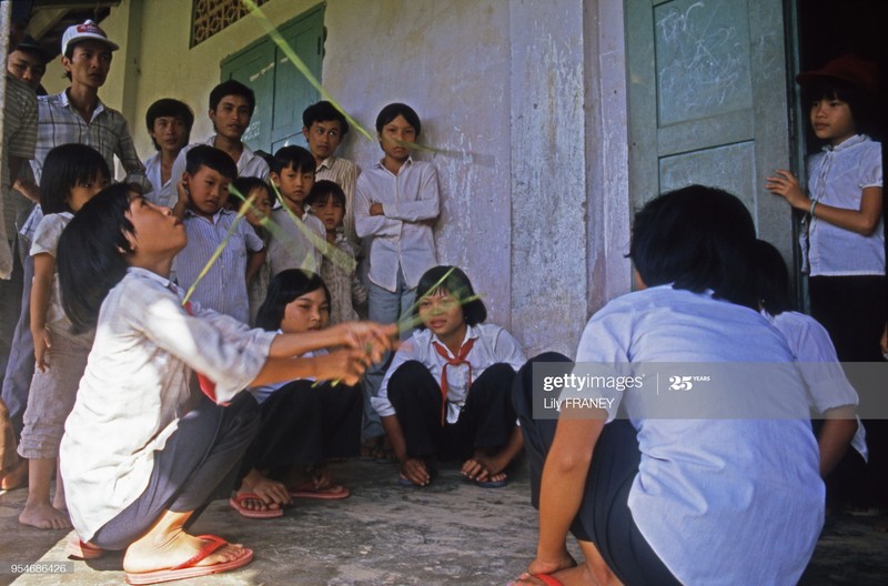 Ky uc ua ve qua bo anh tre em Ha Noi nam 1987-Hinh-7