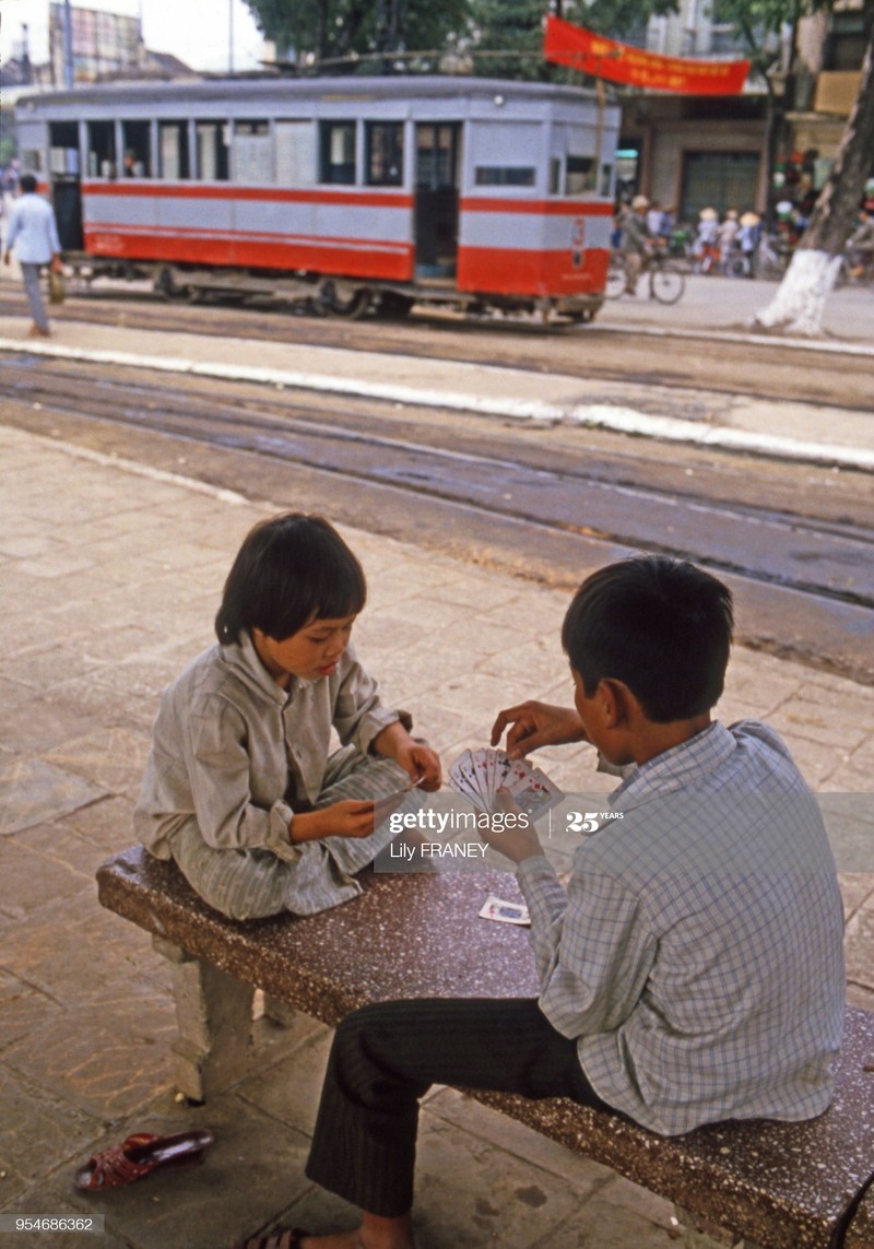 Ky uc ua ve qua bo anh tre em Ha Noi nam 1987-Hinh-9