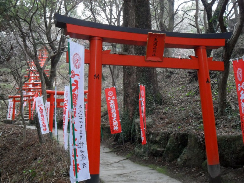 Giai ma canh cong Torii than thanh o cac den tho Nhat Ban-Hinh-4