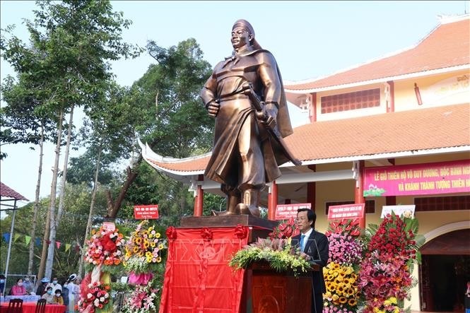 Doi binh trau co 1-0-2 su Viet cua Thien Ho Duong-Hinh-3