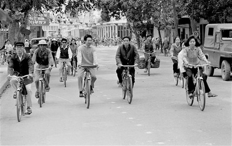 Cuoc song o Ha Noi nam 1973 qua anh cua Horst Faas (1)-Hinh-2