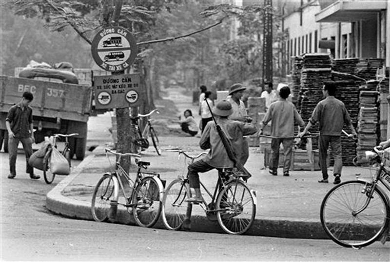 Cuoc song o Ha Noi nam 1973 qua anh cua Horst Faas (1)-Hinh-6