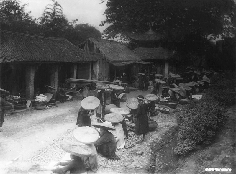 Tan muc cuoc song soi dong o Ha Dong thap nien 1920-Hinh-11