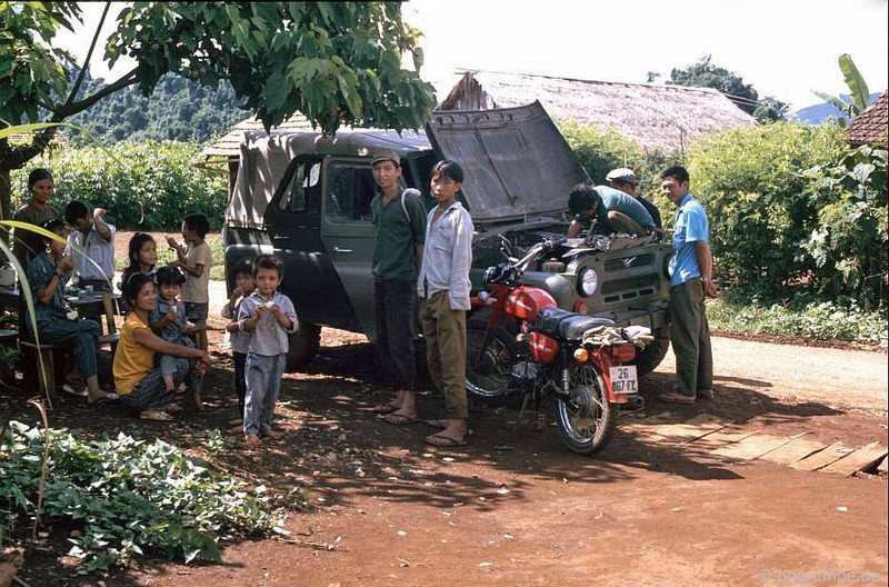 Loat anh kho quen ve xe may o Viet Nam dau thap nien 1990 (1)-Hinh-10
