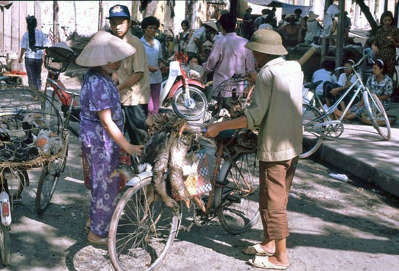 Loat anh kho quen ve xe may o Viet Nam dau thap nien 1990 (1)-Hinh-7