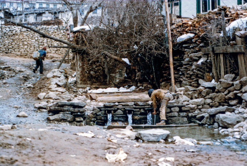 Xu so Nepal dau thap nien 1980 qua ong kinh nguoi phuong Tay-Hinh-12