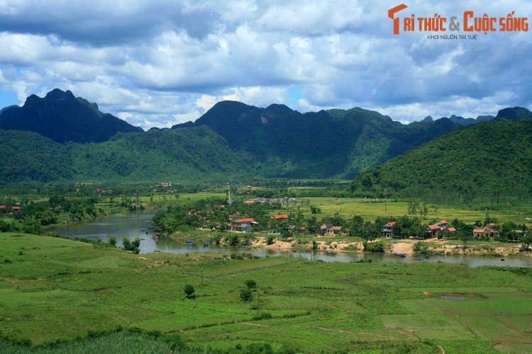 Giai thoai ly ky ve dong song “do mau” cua dat Quang Binh