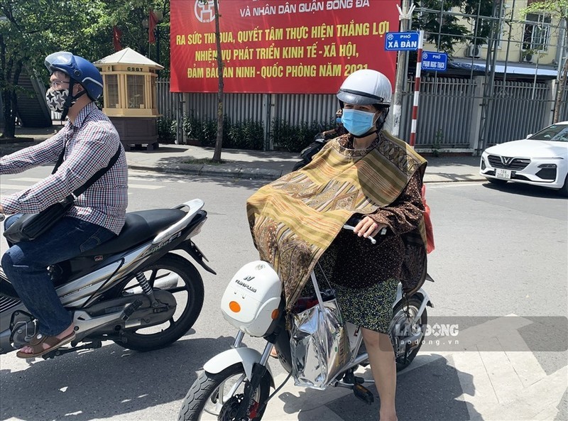 Du bao thoi tiet 27.6: Mien Bac ngay tro nang nong gay gat, dem mua dong