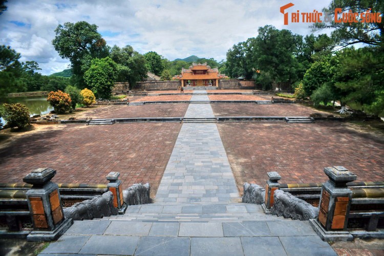 Lang mo cac hoang de nao vua “nhap ho khau” thanh pho Hue?-Hinh-6