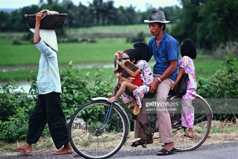 Boi hoi nhin lai cuoc song o nong thon Viet Nam dau thap nien 1990-Hinh-4