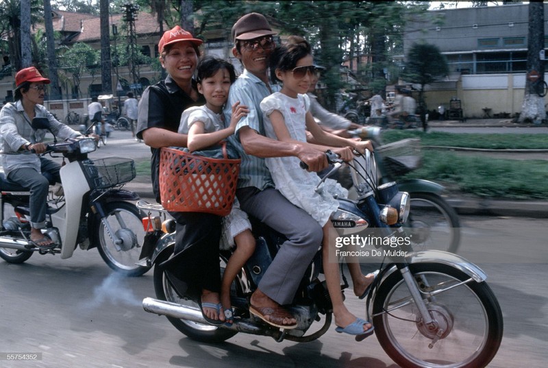 Cuoc song o Sai Gon nam 1989-1994 qua ong kinh phong vien huyen thoai-Hinh-4