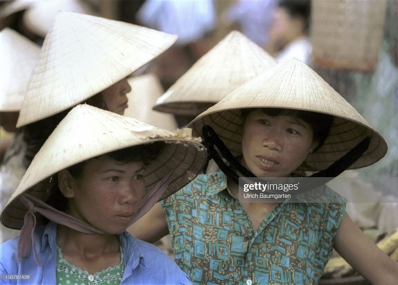 Kham pha Hue va Da Nang nam 1994 qua anh phong vien Duc-Hinh-10