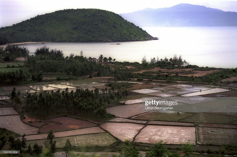 Kham pha Hue va Da Nang nam 1994 qua anh phong vien Duc-Hinh-5