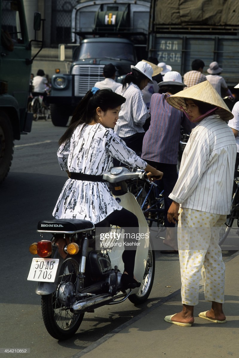 Loat anh day hoai niem ve Ha Noi, Sai Gon nam 1992-Hinh-12