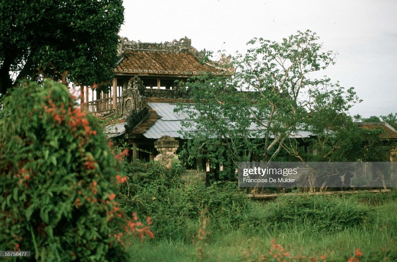 Anh doc: Kham pha khung canh o Hoang thanh Hue nam 1989-Hinh-10