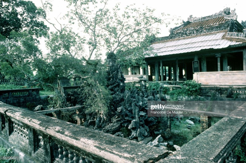 Anh doc: Kham pha khung canh o Hoang thanh Hue nam 1989-Hinh-11