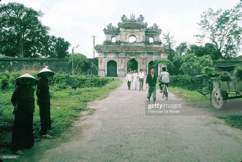 Anh doc: Kham pha khung canh o Hoang thanh Hue nam 1989-Hinh-15