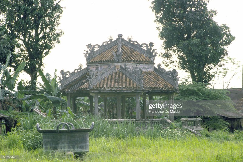 Anh doc: Kham pha khung canh o Hoang thanh Hue nam 1989-Hinh-8